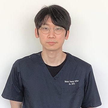歯科医師　柳 珍郁